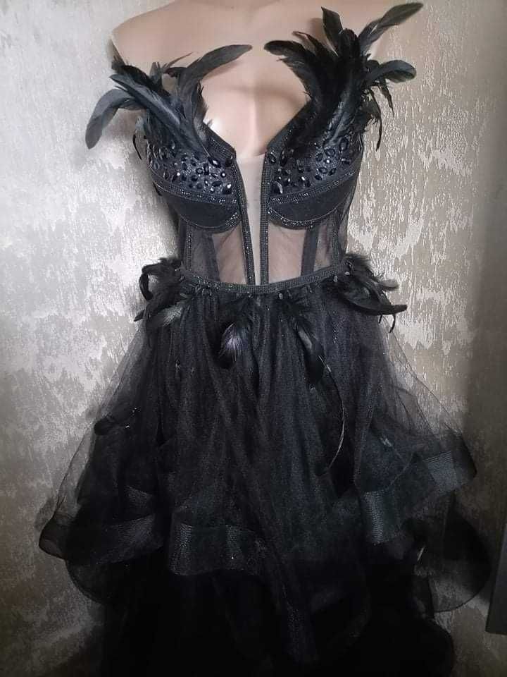 Бутикова бална рокля с пера Л /ХЛ размер
