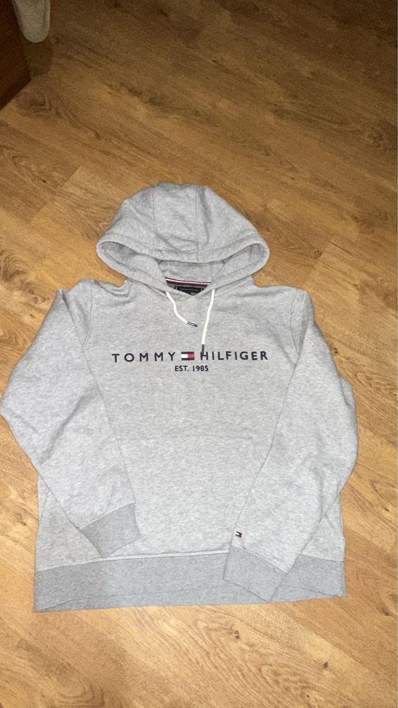 Tommy hilfiger суитшърт