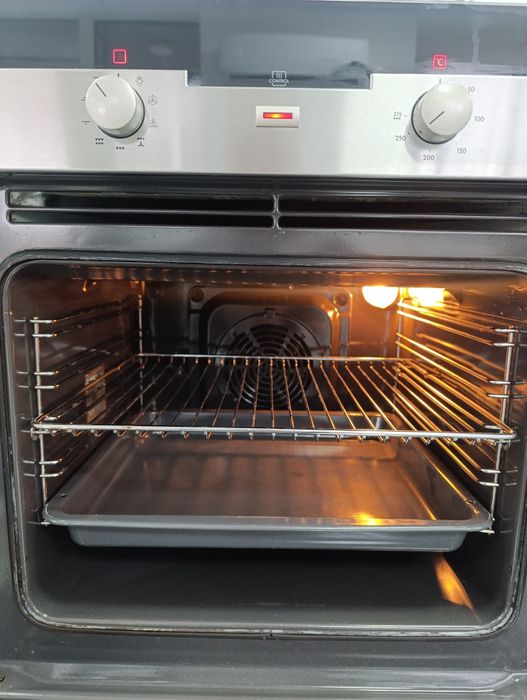 Фурна за вграждане Electrolux Voss