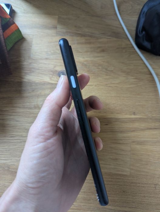 pixel 4a 5g cu ecran spart, pentru piese