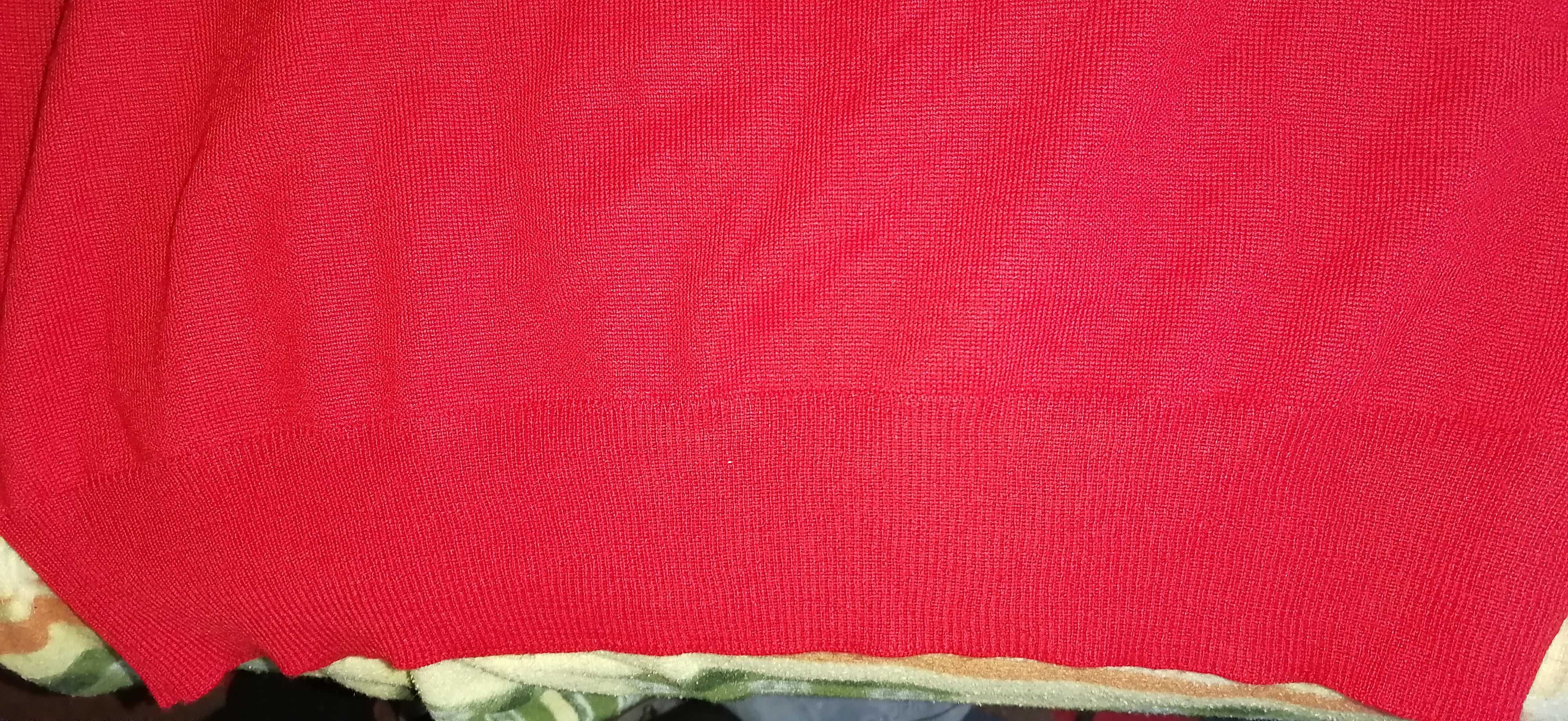 Pulover din lana rosu cu guler semi-inalt (maleta)