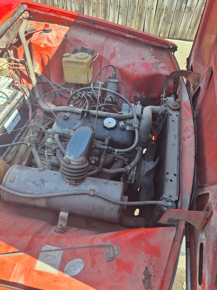 Dacia 1300 an de fabricatie 1978 culoarea rosie