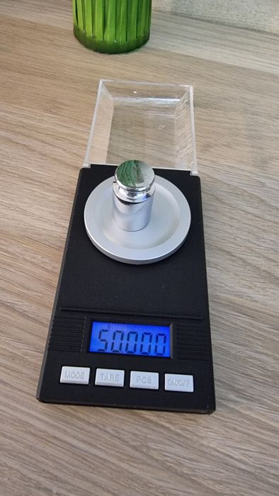 Cântar electronic de laborator cu 3 zecimale