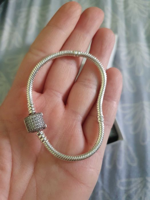 Сребърна нова гривна