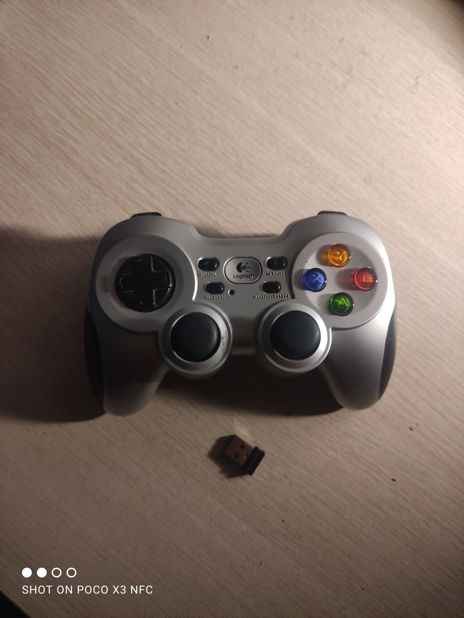 Джостик Logitech f710