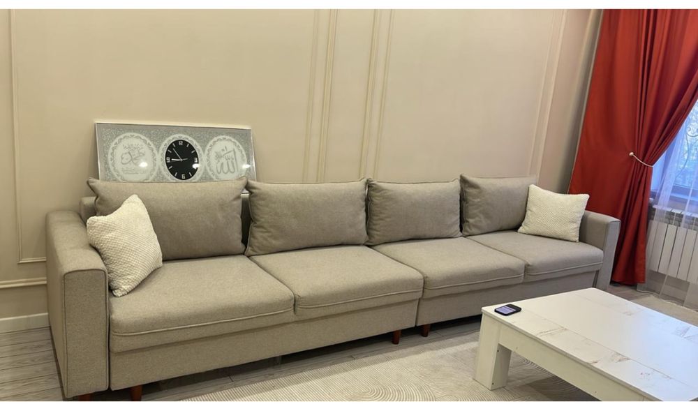 Диван бежвый цвет