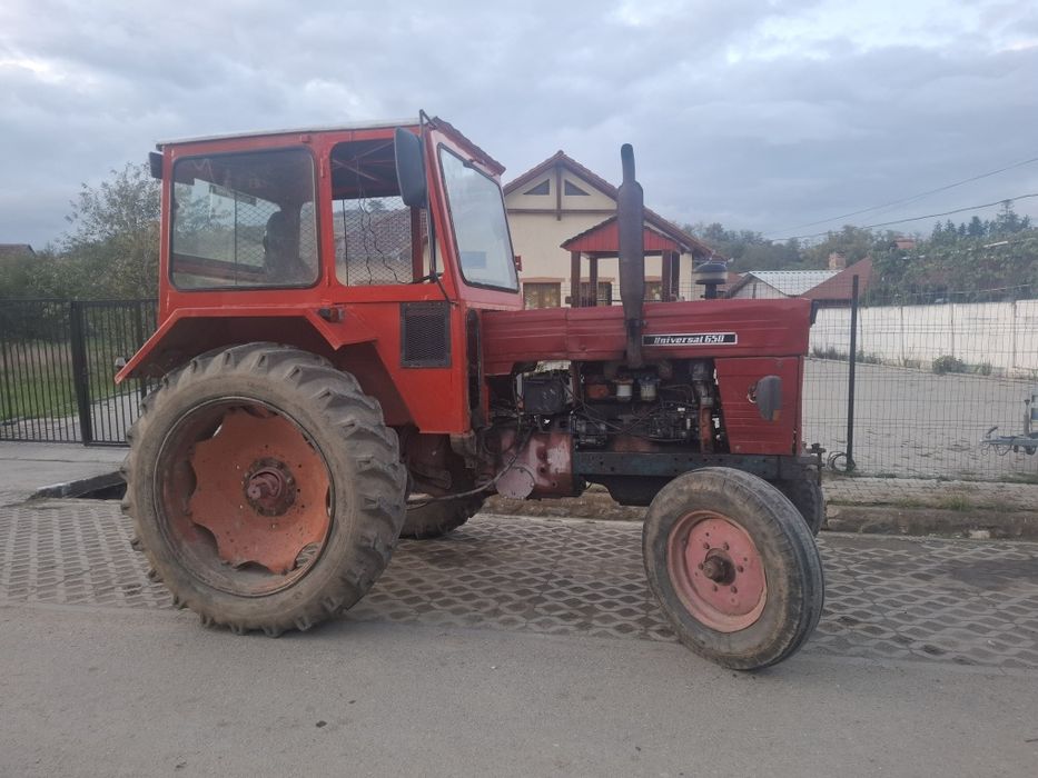 Vând tractor 650