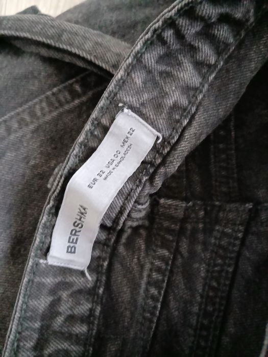 Blugi Bershka, marimea 32