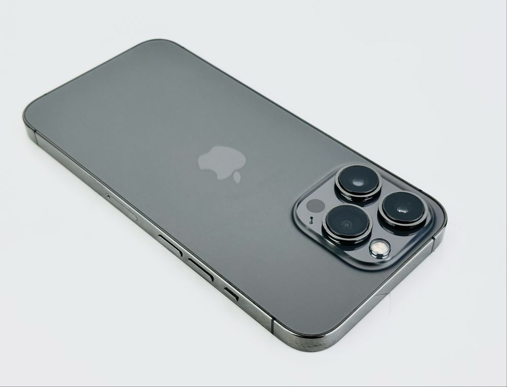 Apple iPhone 13 Pro 256GB Graphite Отличен!