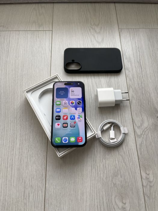 • Iphone 16 black  • BATERIE 93%  •