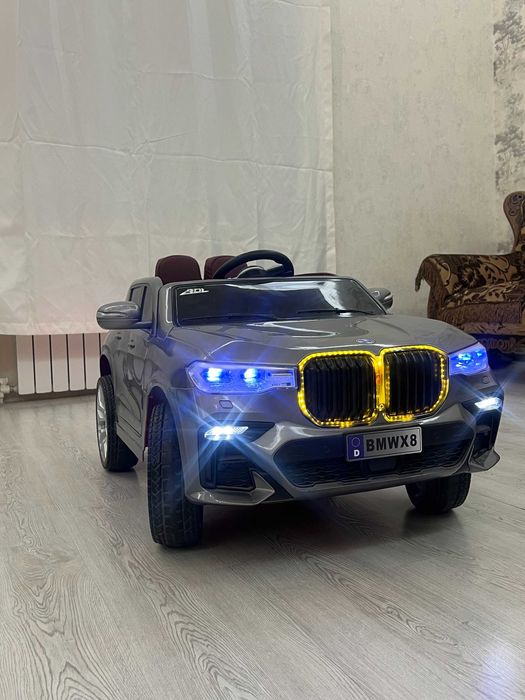 Bolalar uchun elektro mashina BMW X8 – yangi holatda puliti bilan