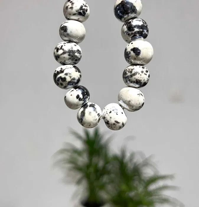 Bratara margele albe din ceramica si perle noua handmade