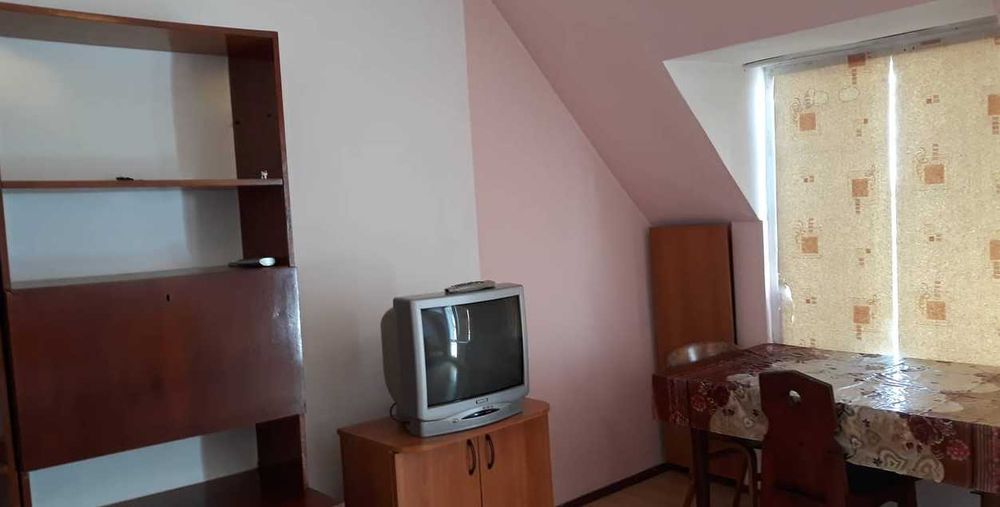 Дава се под наем Двустаен апартамент в Бургас, Възраждане - 90 кв.м за 102 € - Снимка #2