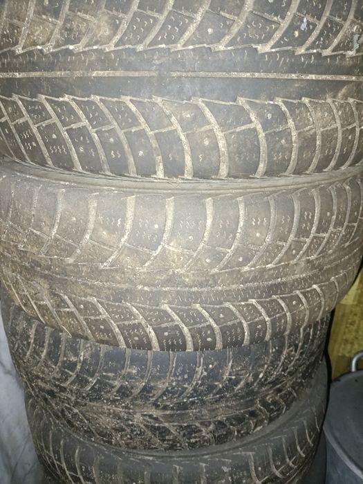 Продам шины б/у. 185/60/15.