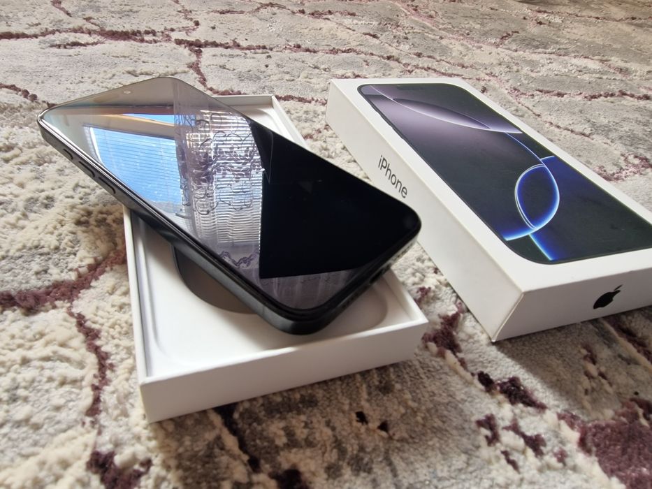Vand IPHONE 16 PRO MAX 512GB impecabil, full box