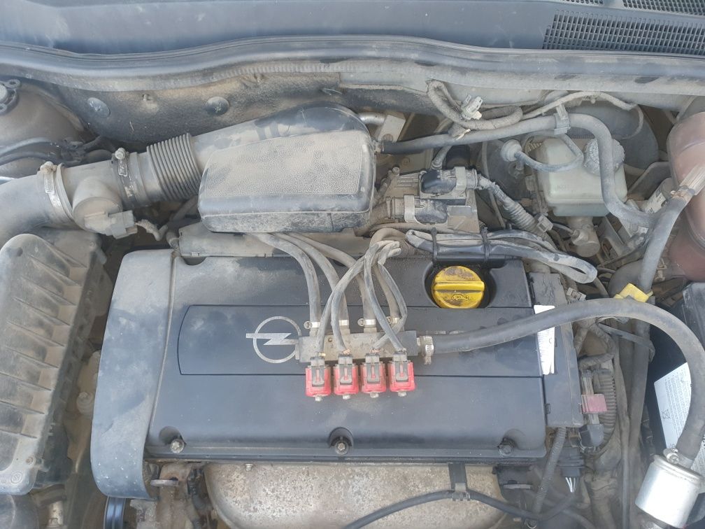 Dezmembrez opel astra h gtc 1.6i