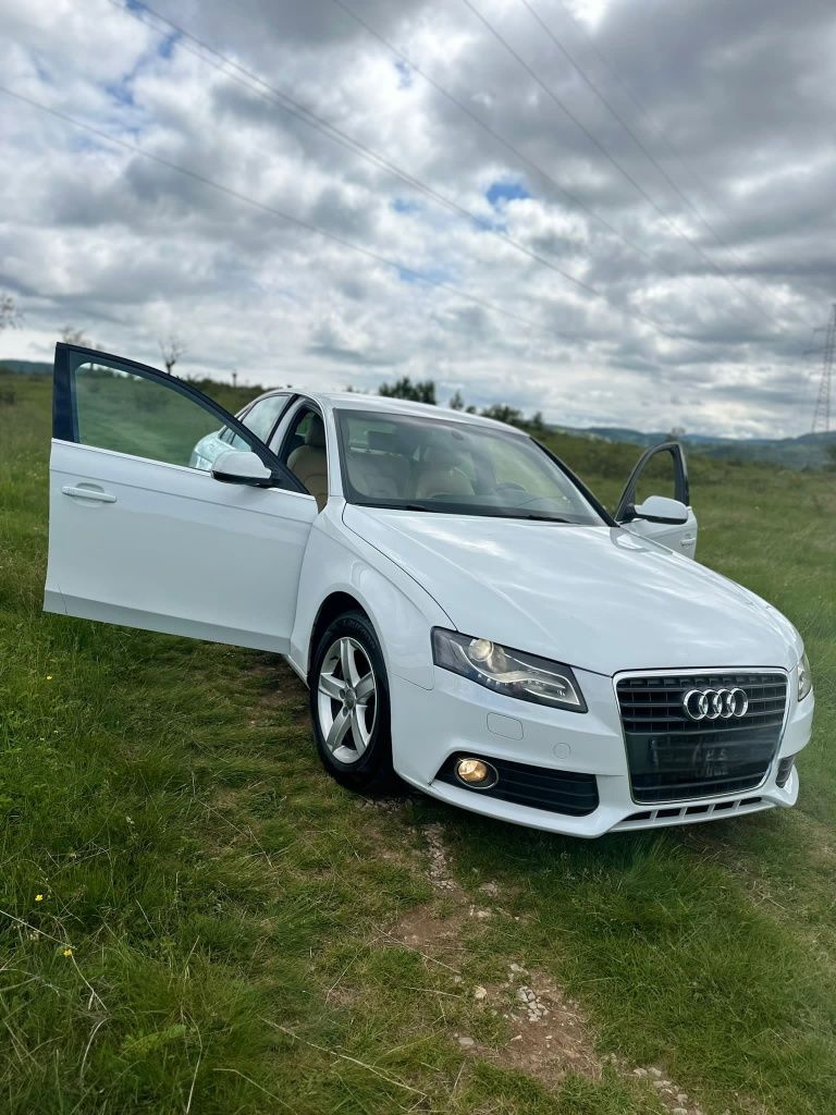 Vând Audi A4 2011