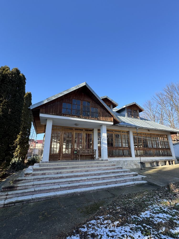 Casă şi teren zona rezidențială Lebăda Botoşani