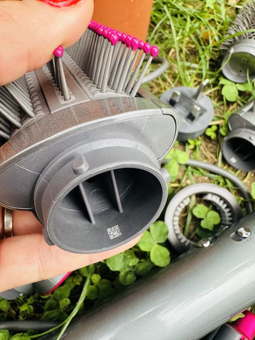 Dyson airwrap aparat
