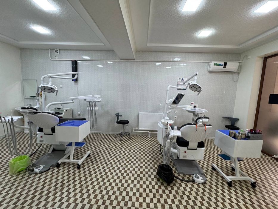 Сдаюется две стомотологический креслы в аренду