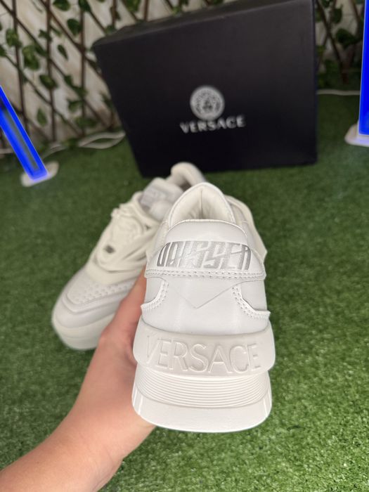 Adidasi Versace Odissea