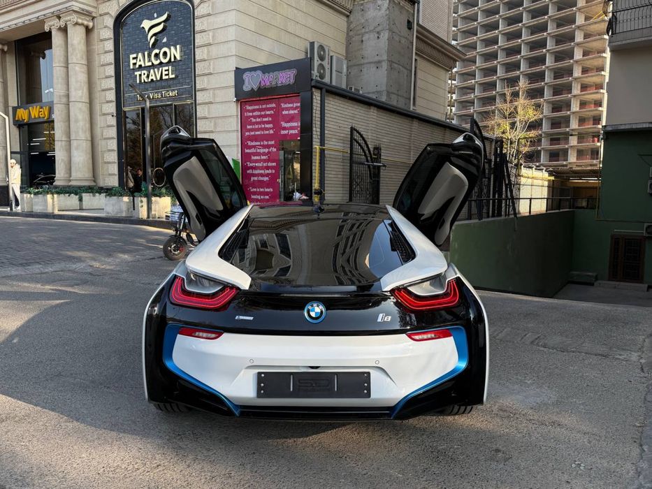 В Продаже BMW i8
