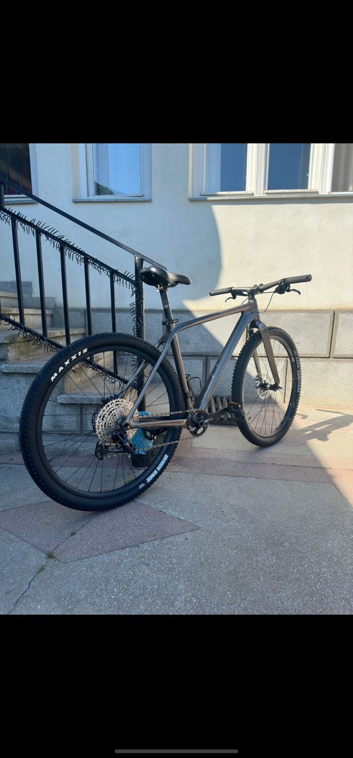 Vând bicicleta Cube gravel full carbon shimano grx mărimea L roti 29