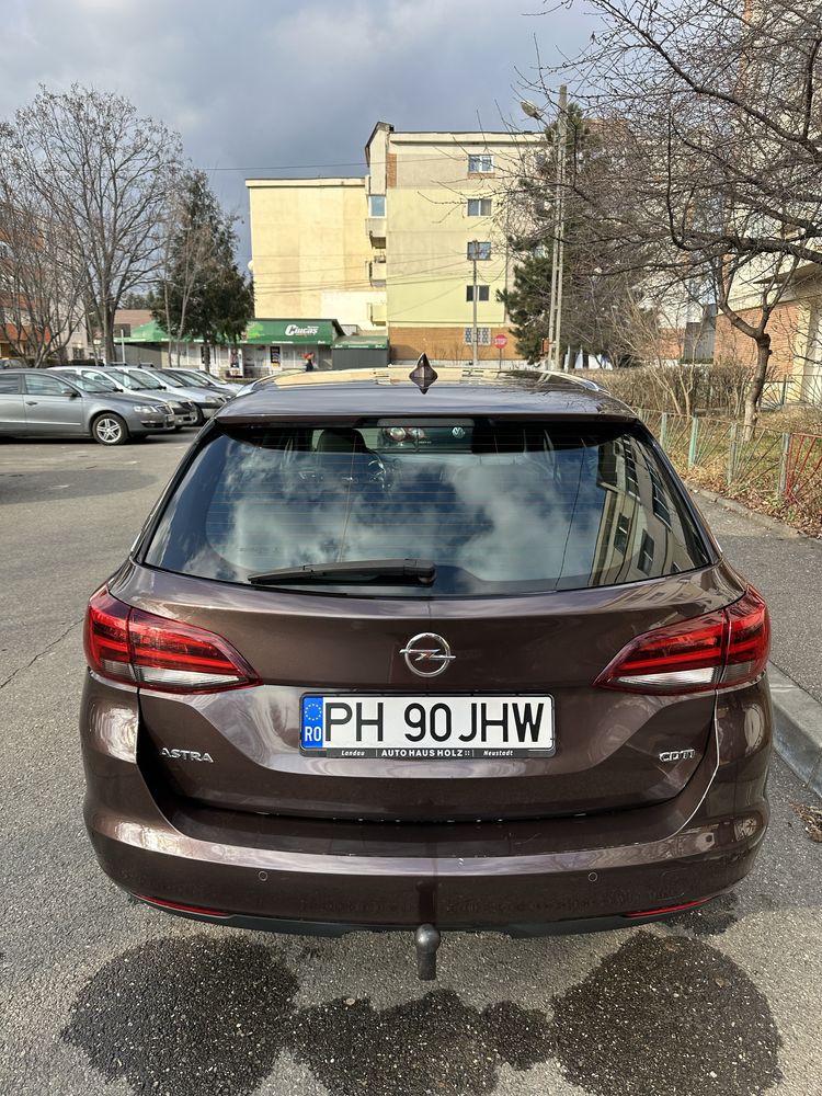 Opel Astra Sports Tourer+ 2016