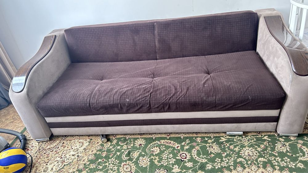 Диван отдам даром