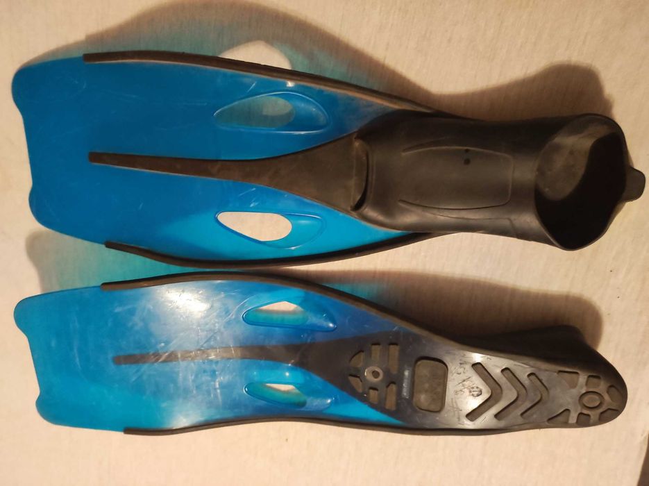 Плавници  Сирена /32-33/,  GRANE SPORTS /32-33/.