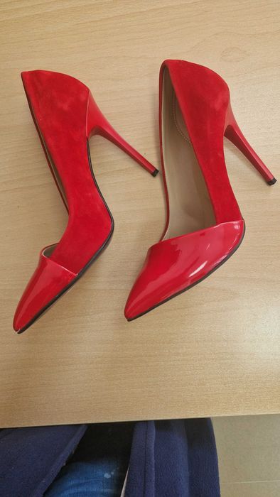 Официални червени обувки