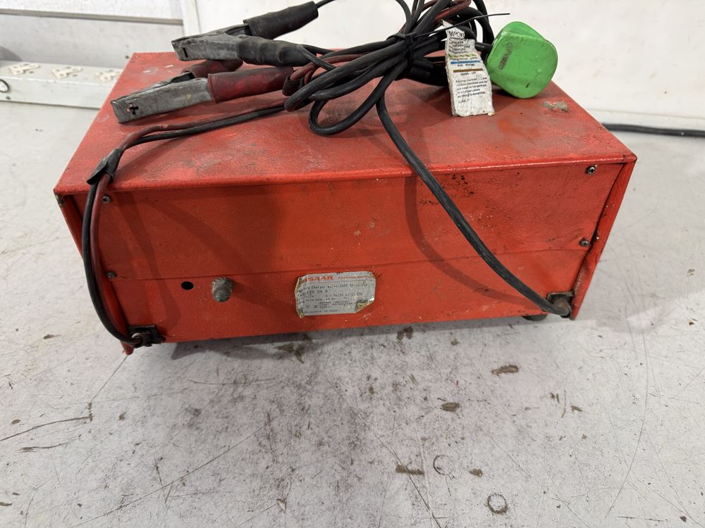 Зарядно за акумулaтор - Absaar 12 - 24 V / 20amp