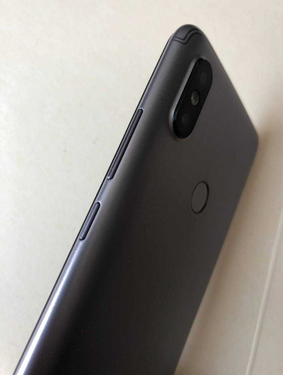 Телефон Xiaomi Redmi S2 (Redmi Y2).