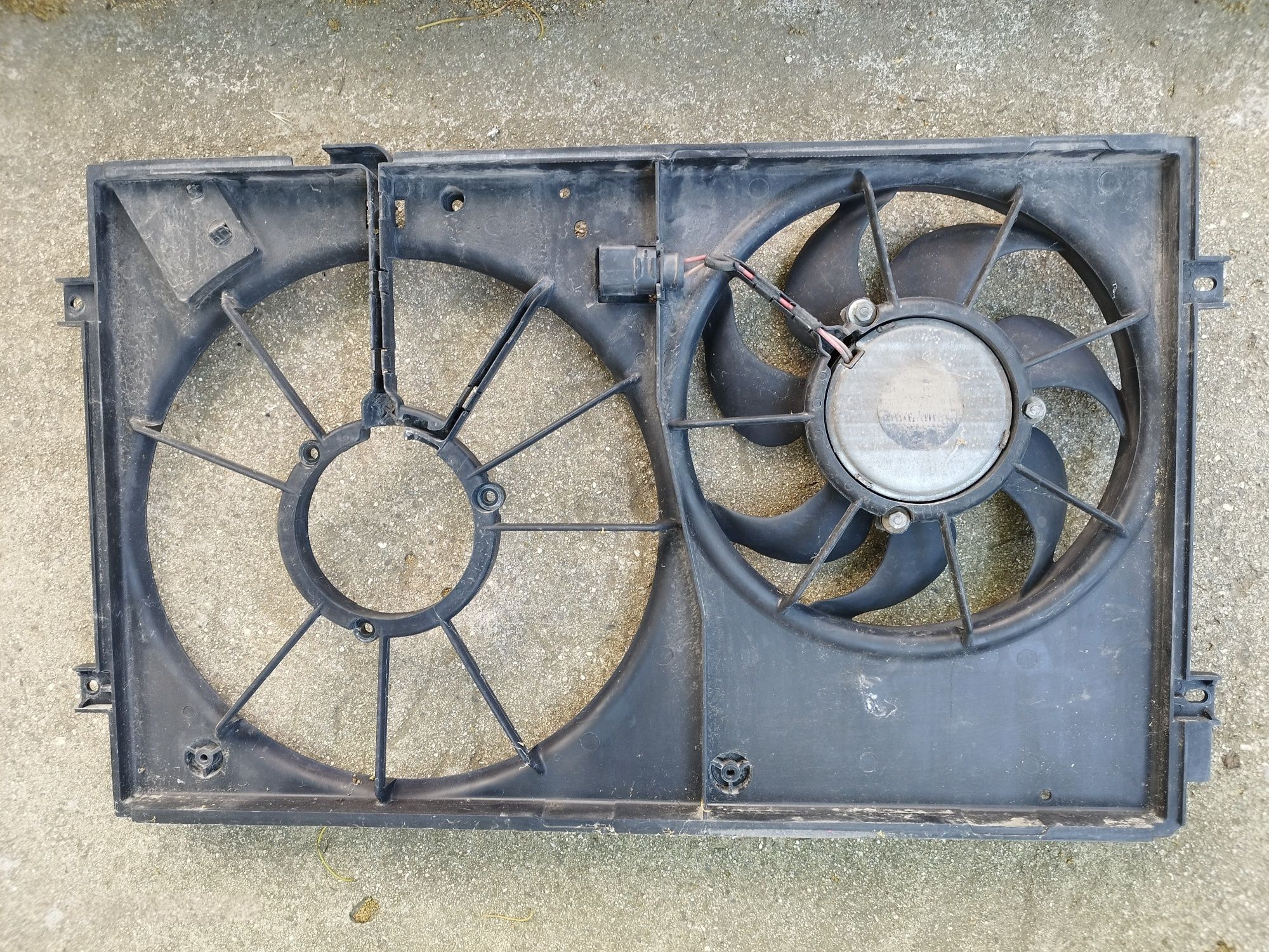 Вентилатор охлаждане VW Caddy III Фолксваген Кади