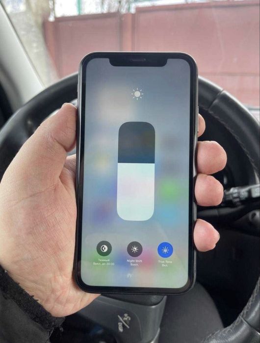 обменяю iPhone 11 64Gb на класс выше