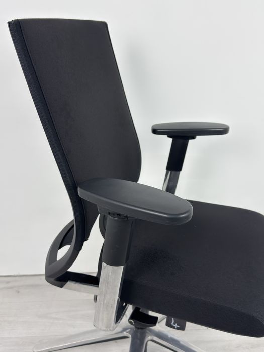 Ергономичен въртящ се стол Klöber Duera - различни дизайни