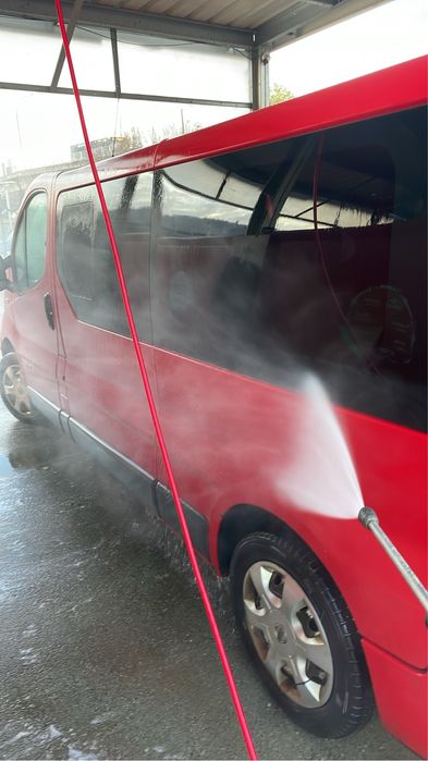 Nissan Primsatr 2011 8+1