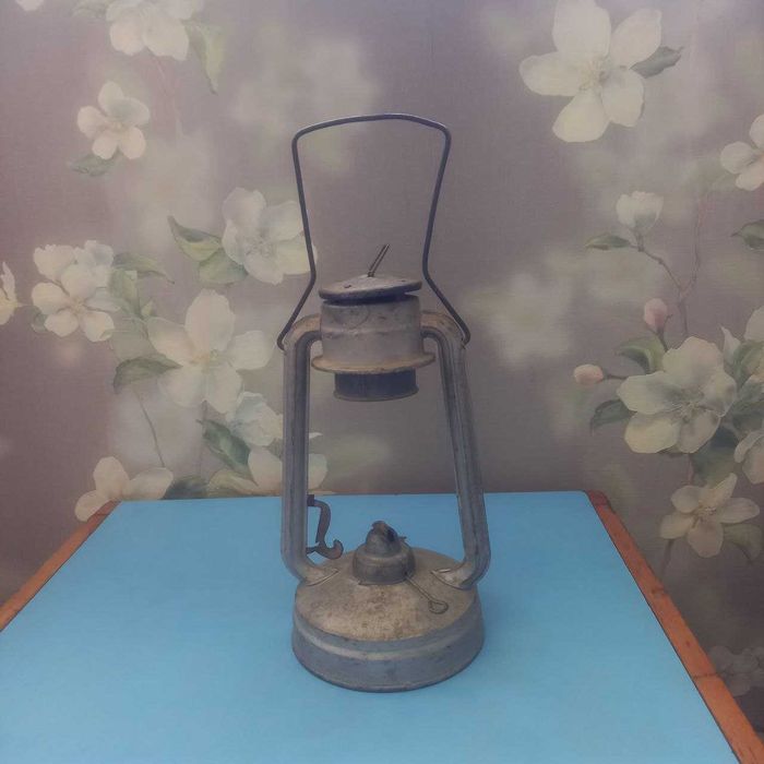 Продам керосиновую лампу