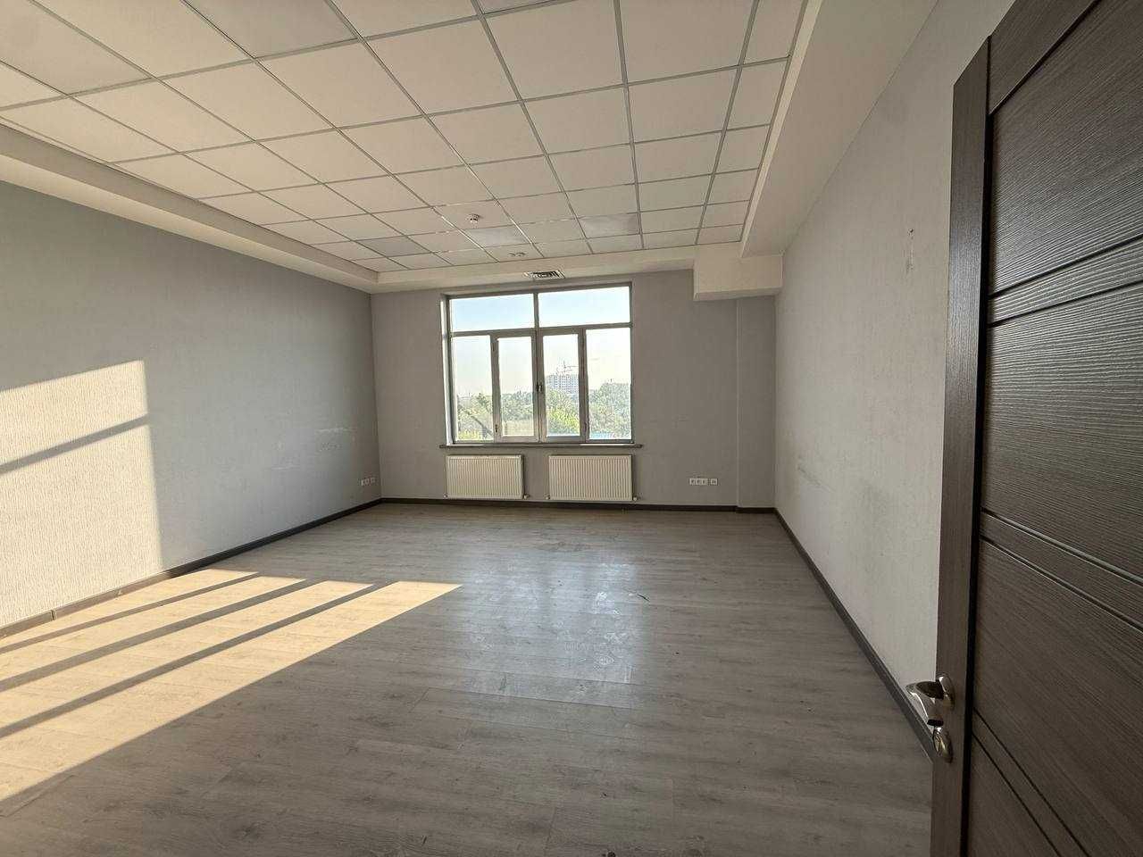 Аренда Автосалон, Сервис, 1500 М2 Сергели мошина бозор йулида