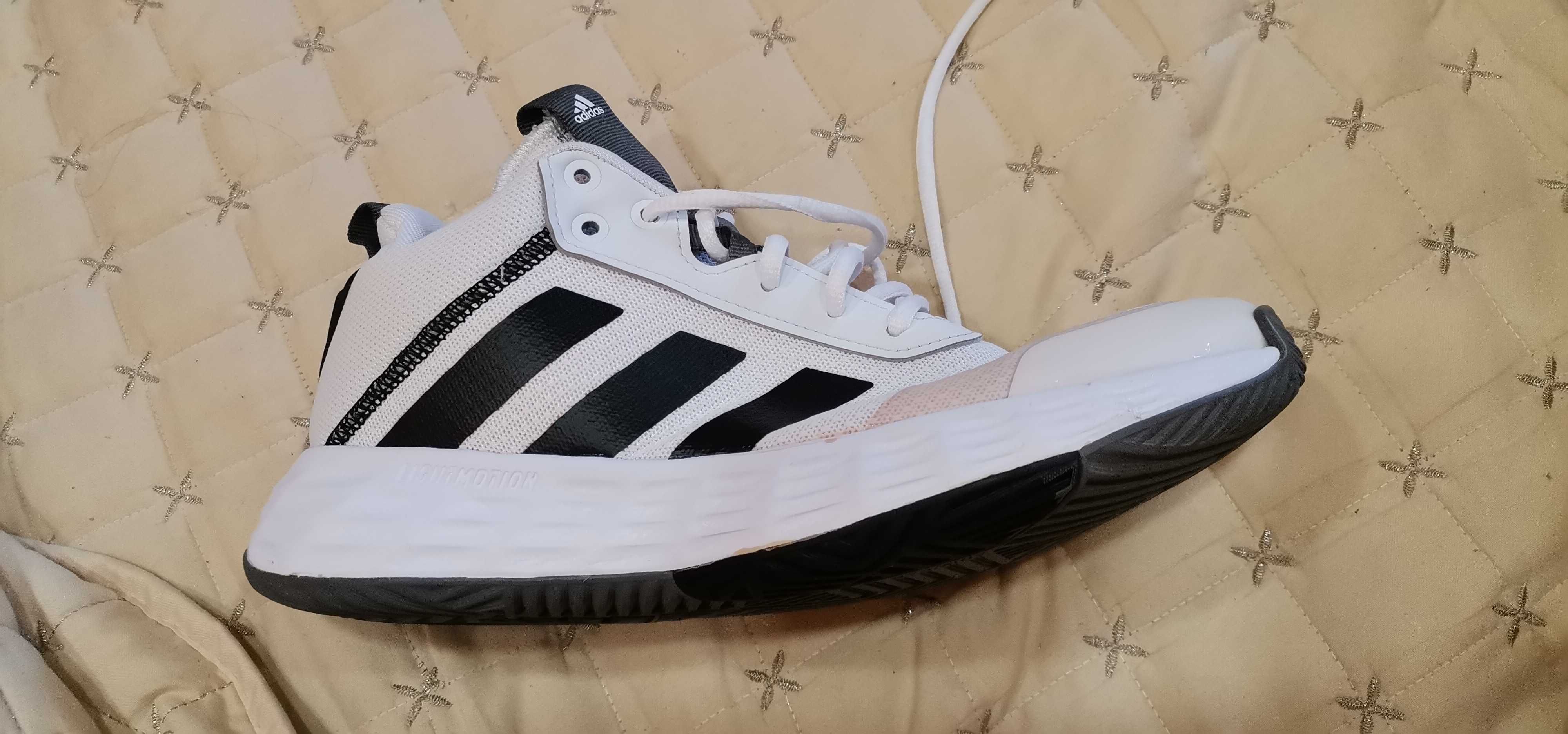 Обувки Adidas Lightmotion