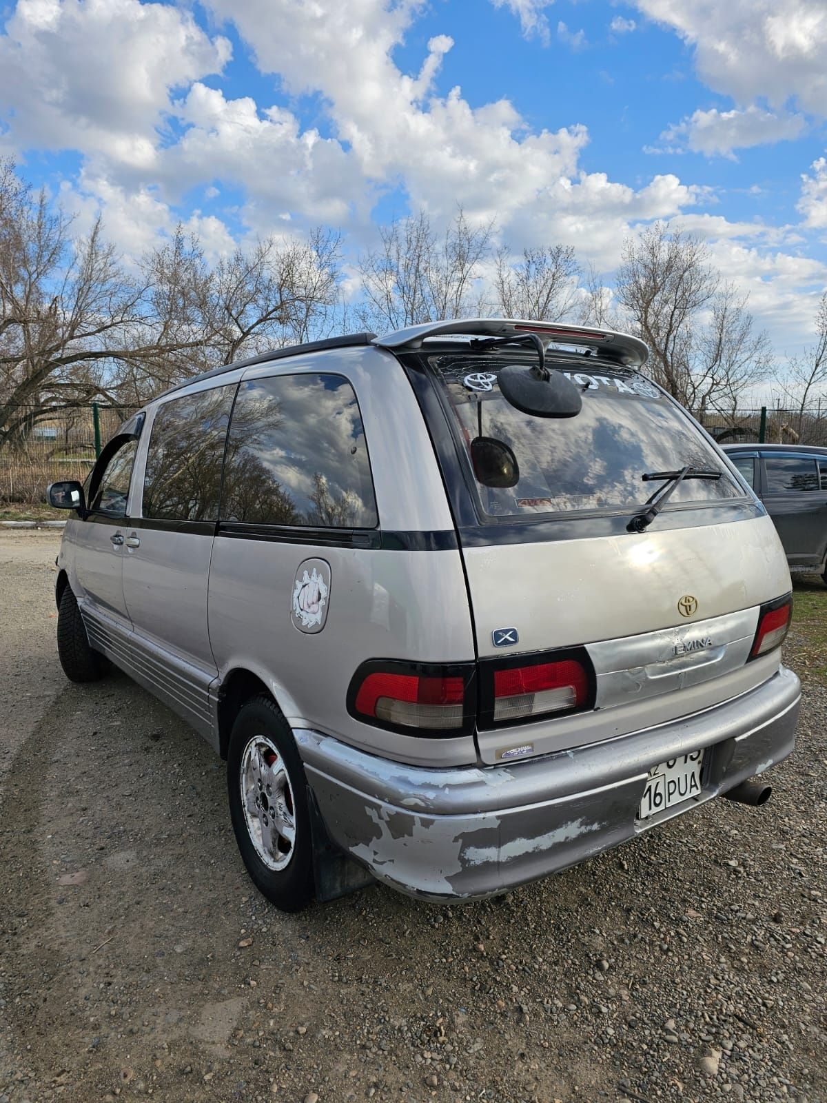 Продается Тойота Емина 1995г бензин