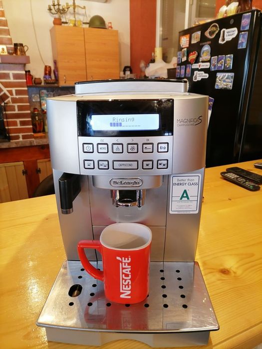Кафемашина-Робот Delongi Magnifika