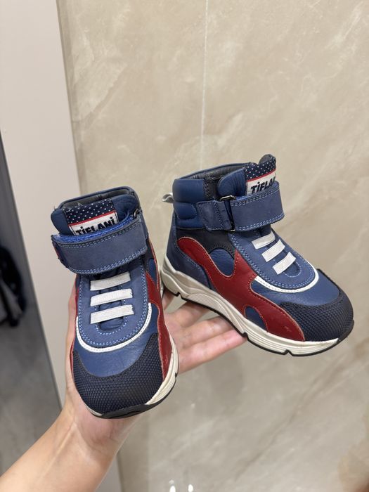 Продам детские демисезонные ботинки Tiflani