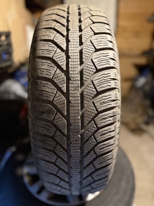 Vand 4 Anvelope 215/70/16-iarna  cu jante de tabla si capace Opel!