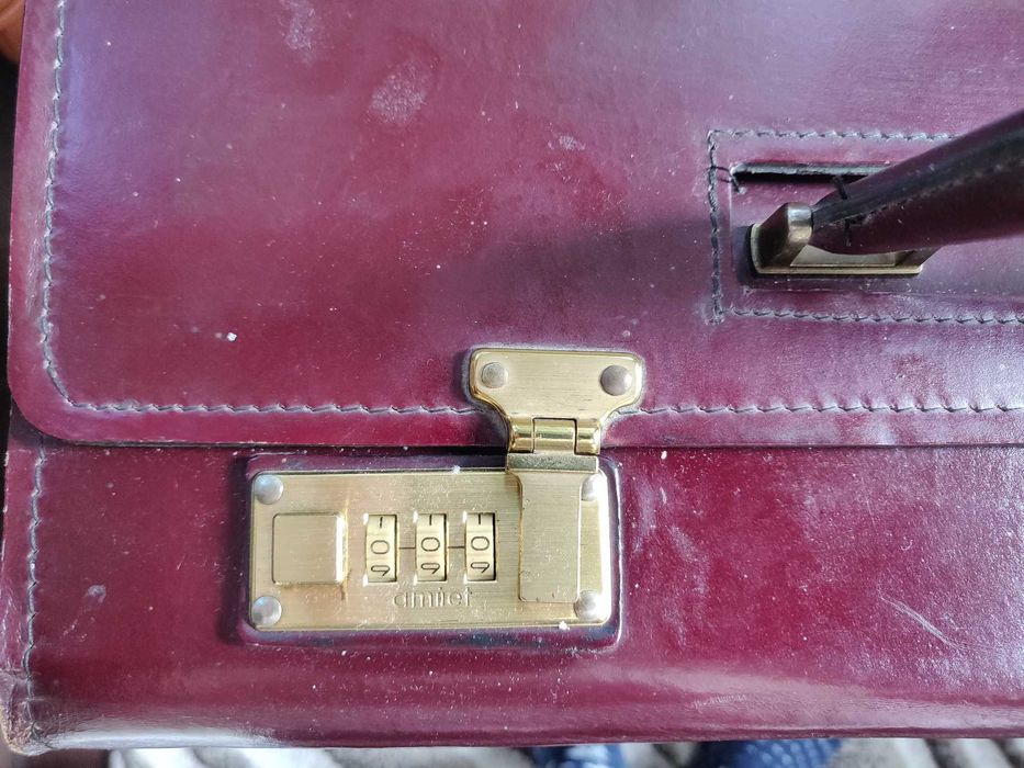 Geanta tip diplomat din piele Sibiu 13 Decembrie