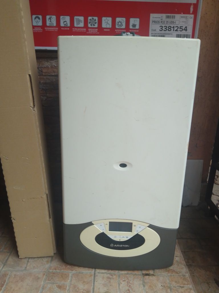 Centrala pe gaz Ariston de 28 kw