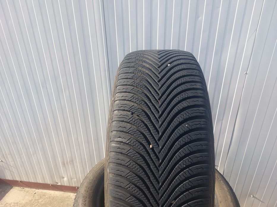 125 lei bucata! Set anvelope M+S/IARNA 205 55 17 Michelin