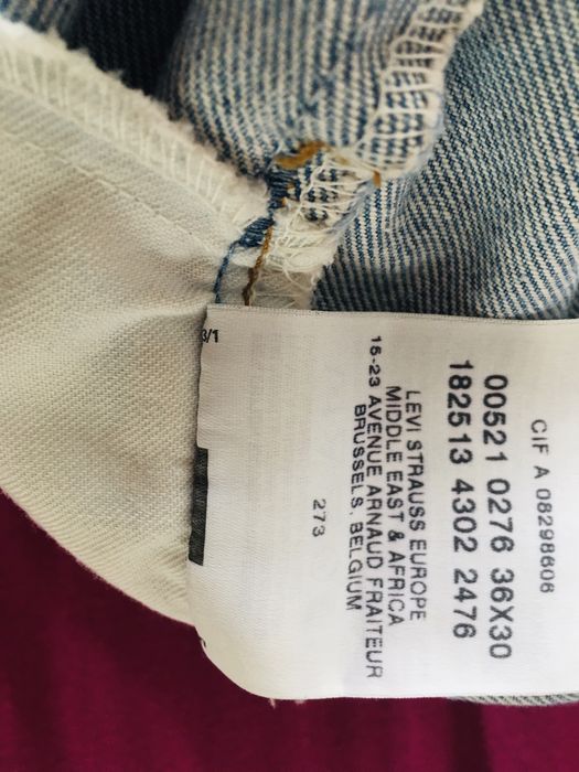 Vand blugi de firma Lewis cu talia 40 cm.