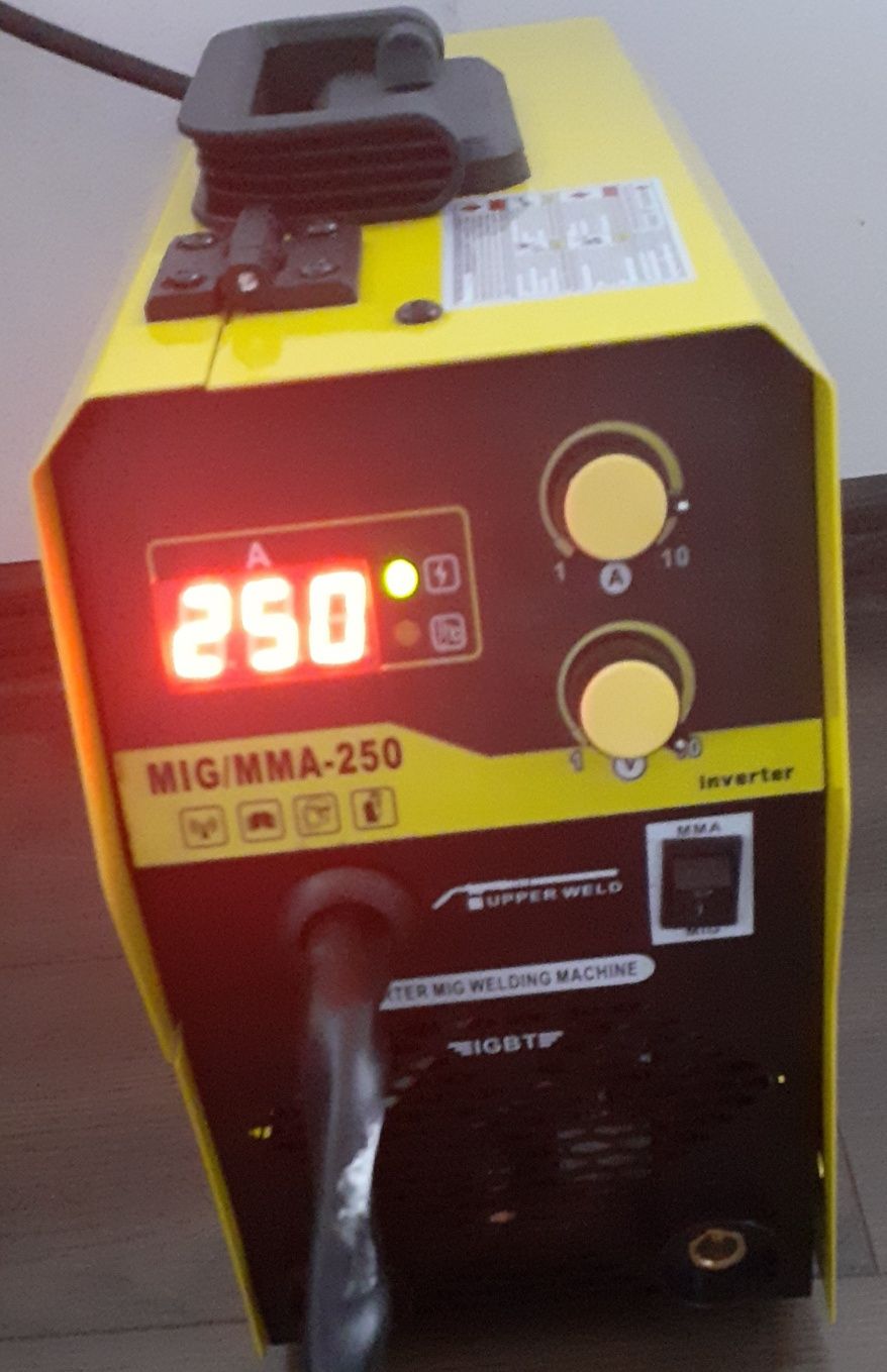 Без Газ Телоподаващо + Електрожен MIG/MMA 250A  пълен комплект