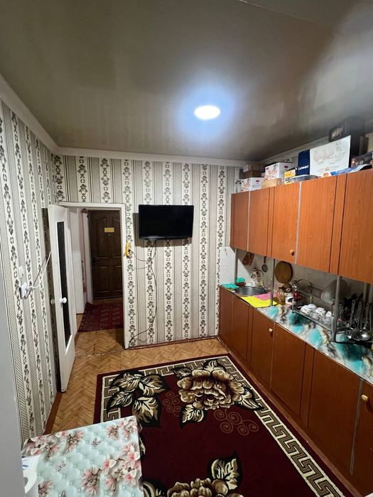 Uy sotiladi srochniy, Qoraqamish, 2xona, 60kvm,